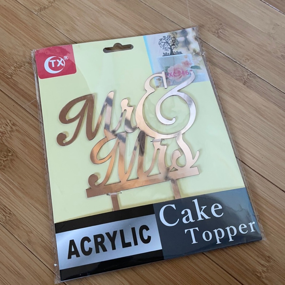 Mr & Mrs Acrylic Gold Cake Topper - New,Never Used